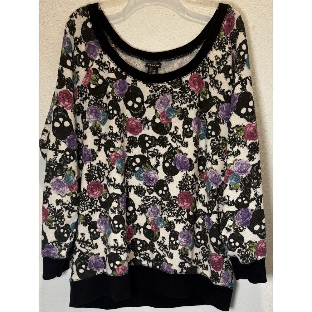 Torrid Skull Print with Rhinestones Long Sleeve Pullover Size 2X
